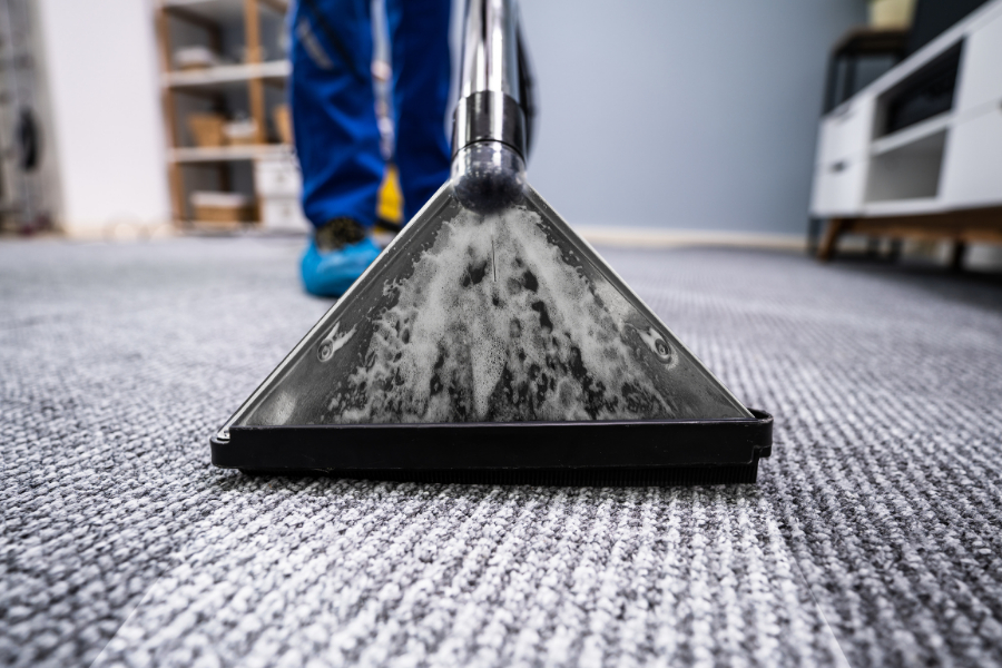 Carpet Cleaning Niagara What to Consider When Hiring a Carpet Cleaning Company a closeup of a steam cleaning vacuum head (1)